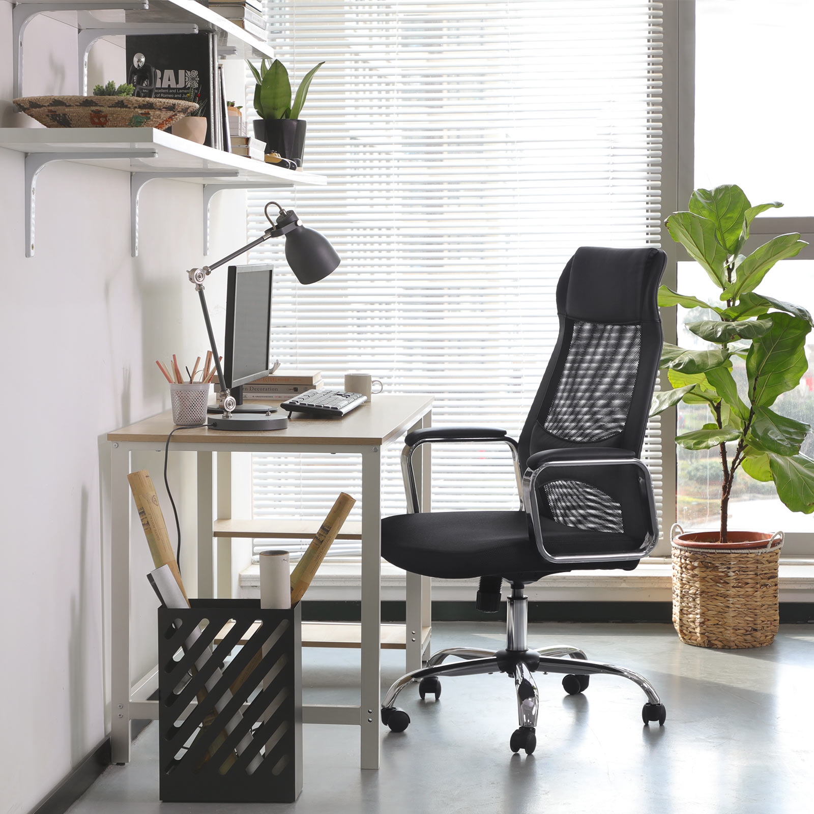 Irodai ergonomikus szék, fej- és deréktámasszal, fekete